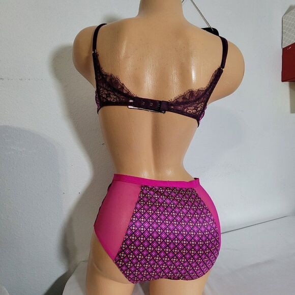 1479 VICTORIA'S SECRET Very Sexy Bralette Set Size Small NWT - Picture 3 of 6